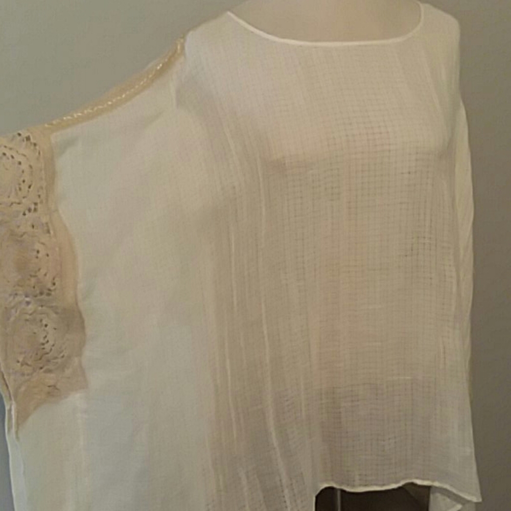 Black label by Chico's NWT top